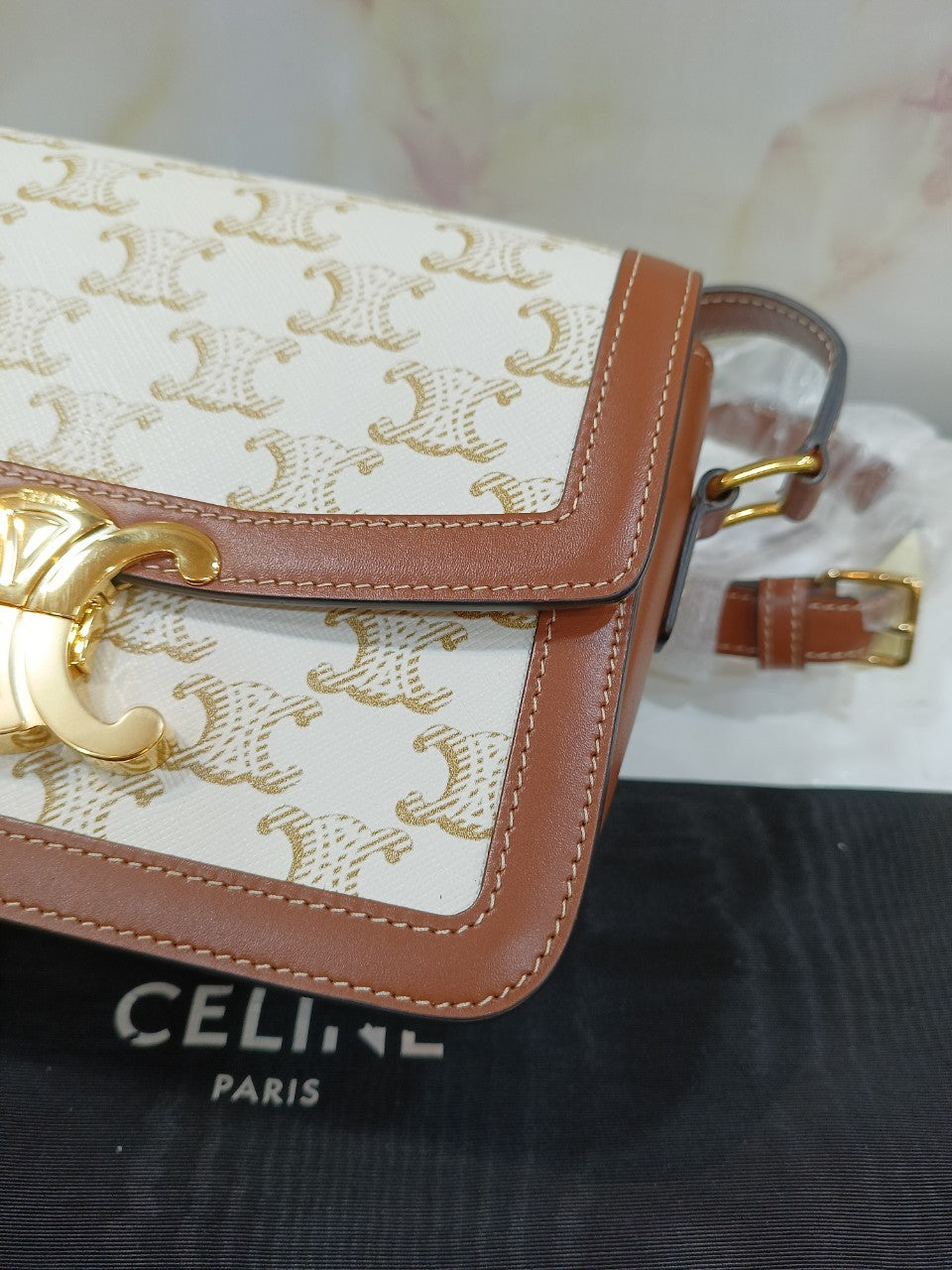 *Never been used* Celine Triomphe White Teen GHW 2022