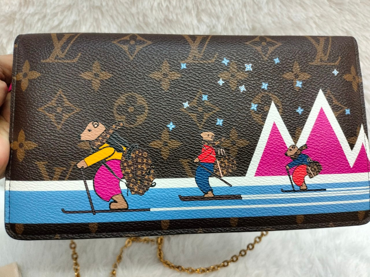 LV Weekend Pochette Monogram Skiing Bears Xmas 2018