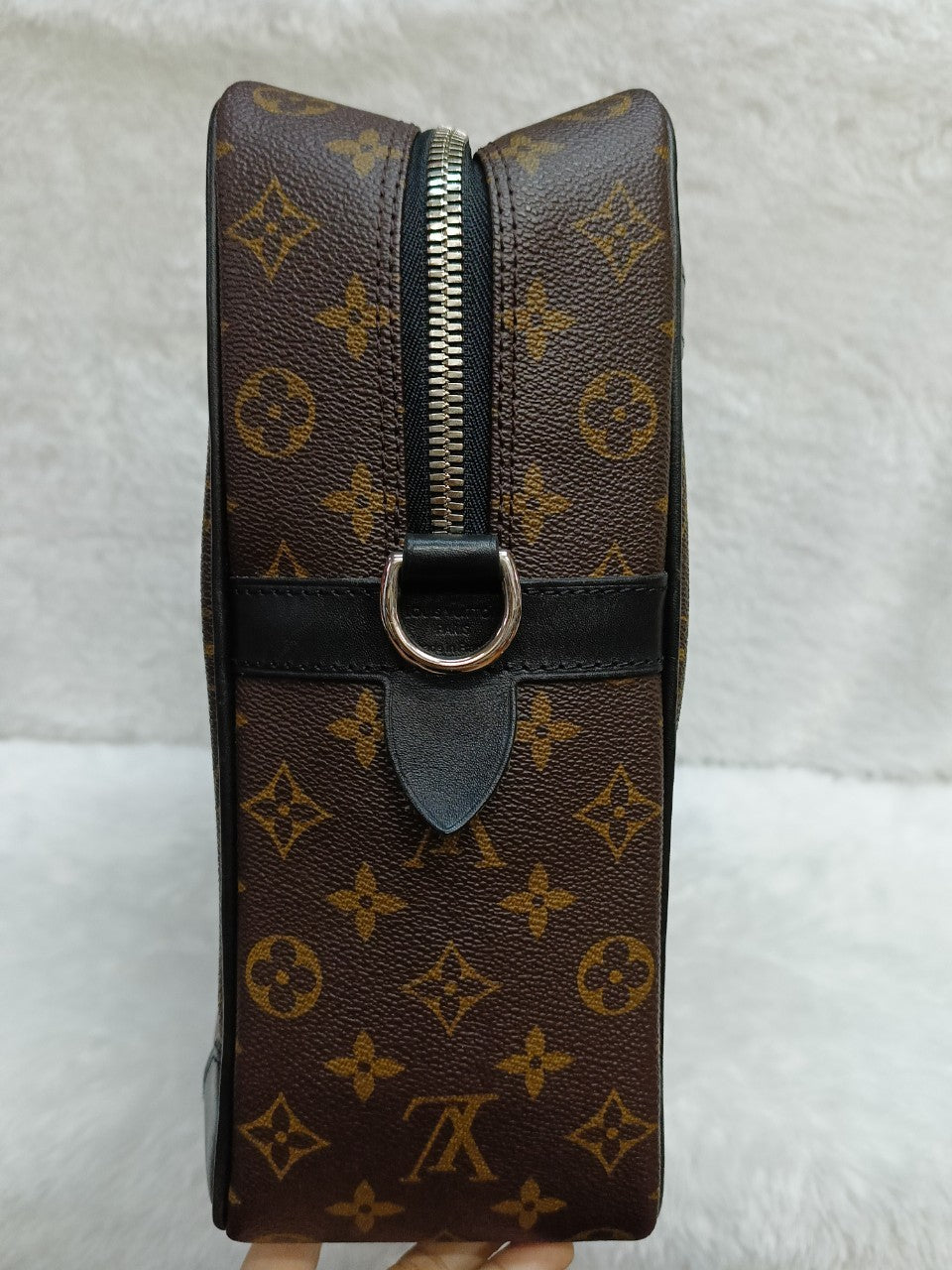 LV Porte Documents Voyage GM Monogram Macassar 2012