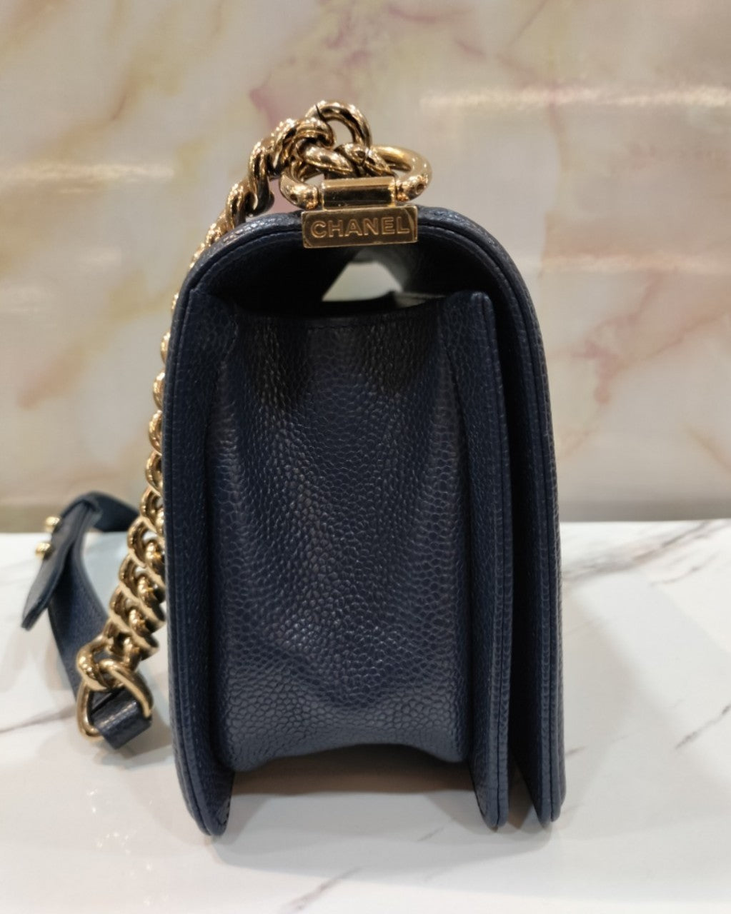 Chanel Boy25 Medium Caviar Navy GHW #29. Size 25x15x9cm