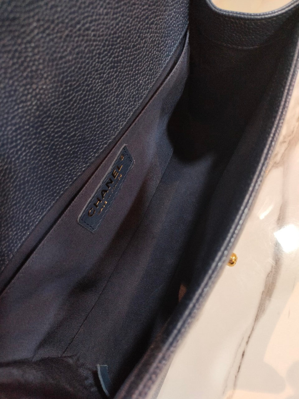 Chanel Boy25 Medium Caviar Navy GHW #29. Size 25x15x9cm