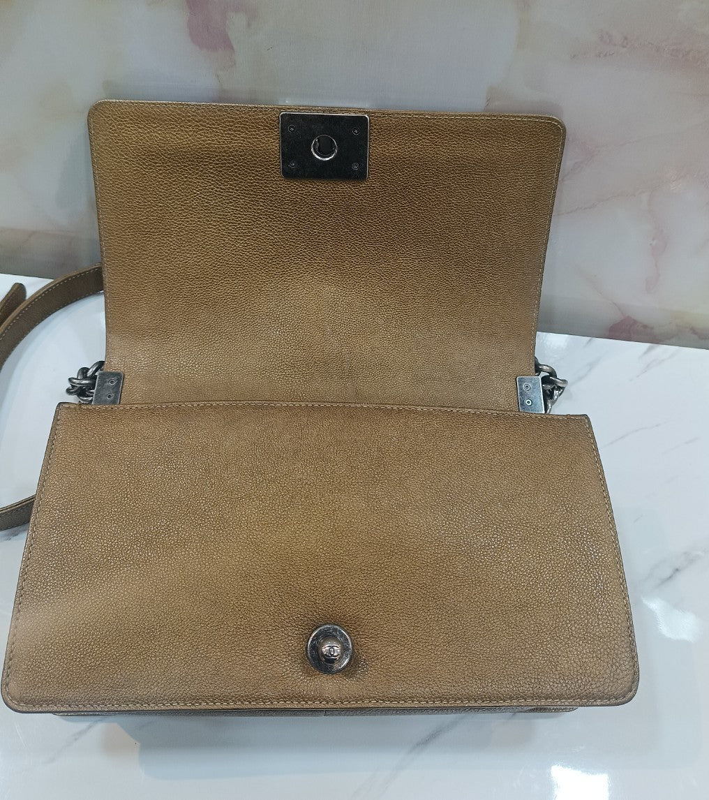 Chanel Boy25 Medium Caviar Bronze RHW#17. Size 25x15x9cm