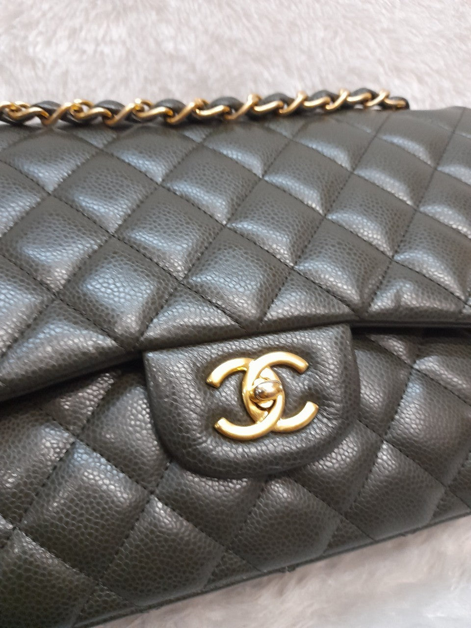 Chanel Jumbo Caviar Olive GHW DF #21. Size 30x19,5x10cm