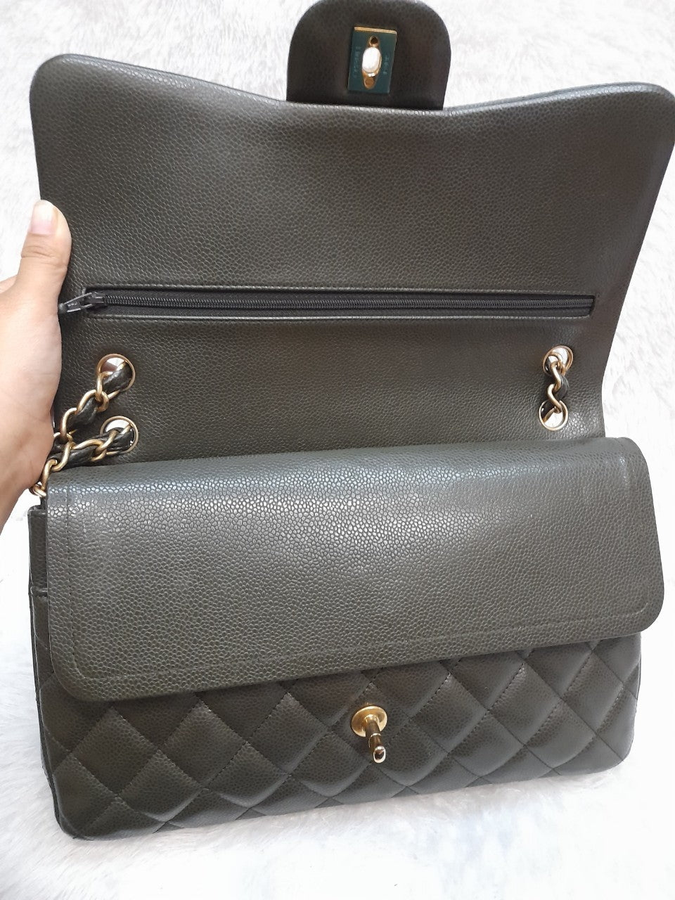 Chanel Jumbo Caviar Olive GHW DF #21. Size 30x19,5x10cm