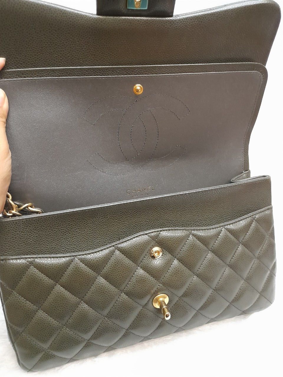 Chanel Jumbo Caviar Olive GHW DF #21. Size 30x19,5x10cm