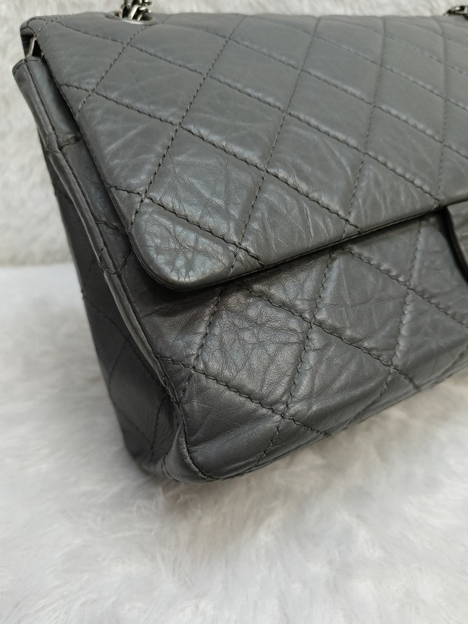 Chanel Jumbo Reissue Calfskin Grey RHW #12. Size 30x17x10cm