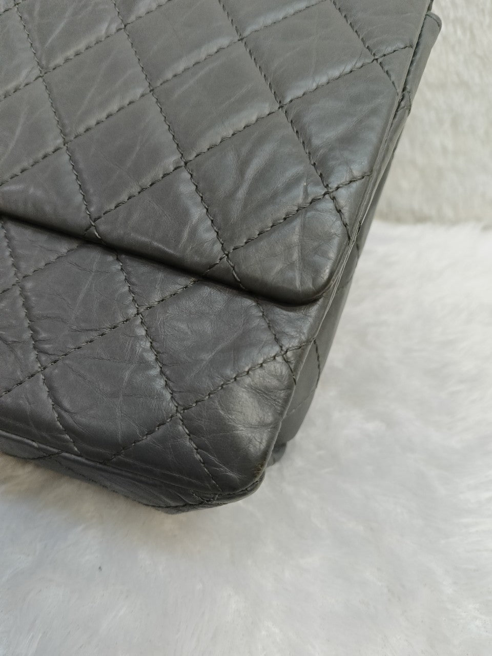 Chanel Jumbo Reissue Calfskin Grey RHW #12. Size 30x17x10cm