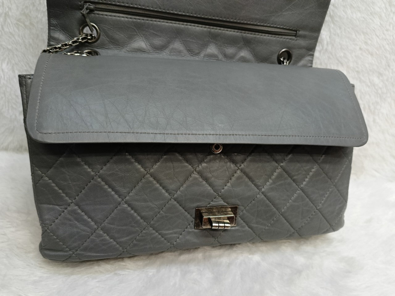 Chanel Jumbo Reissue Calfskin Grey RHW #12. Size 30x17x10cm