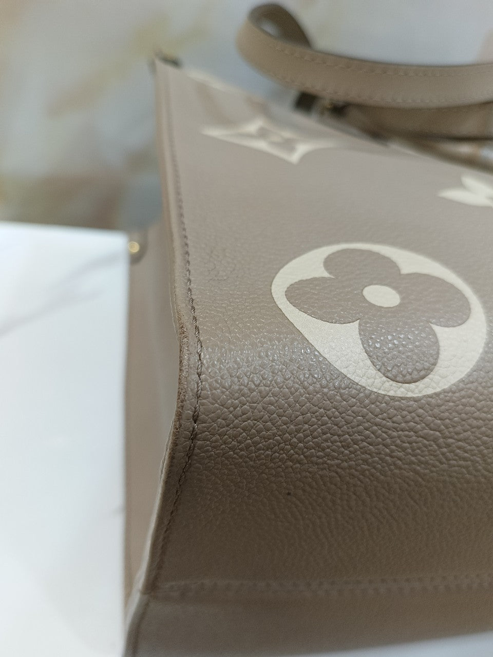 LV OTG MM Monogram Empreinte Tourterelle Cream 2022 (CHIP)