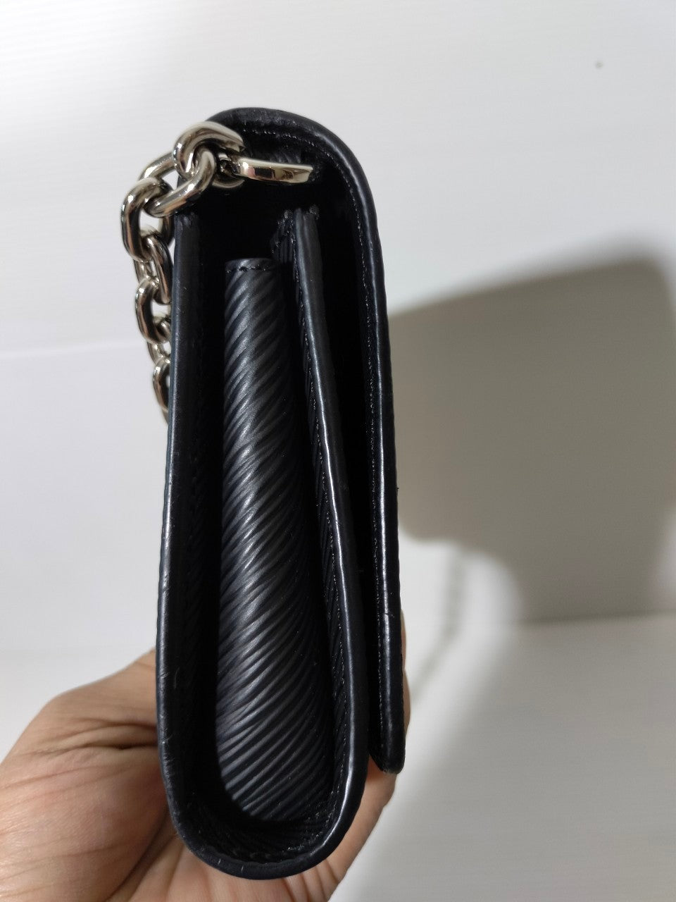 Lv Portefeuille Twist Chain Epi Noir 2019