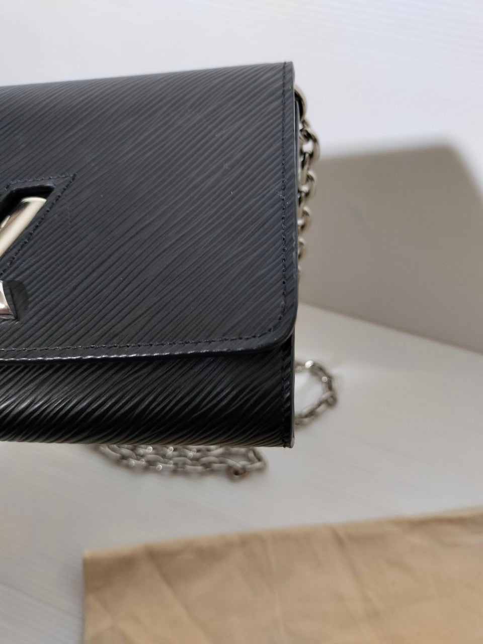 Lv Portefeuille Twist Chain Epi Noir 2019
