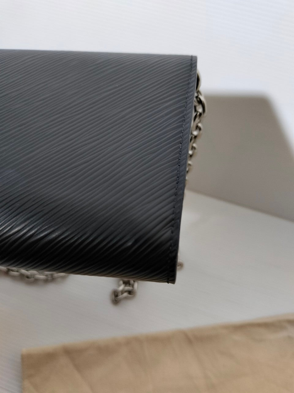 Lv Portefeuille Twist Chain Epi Noir 2019