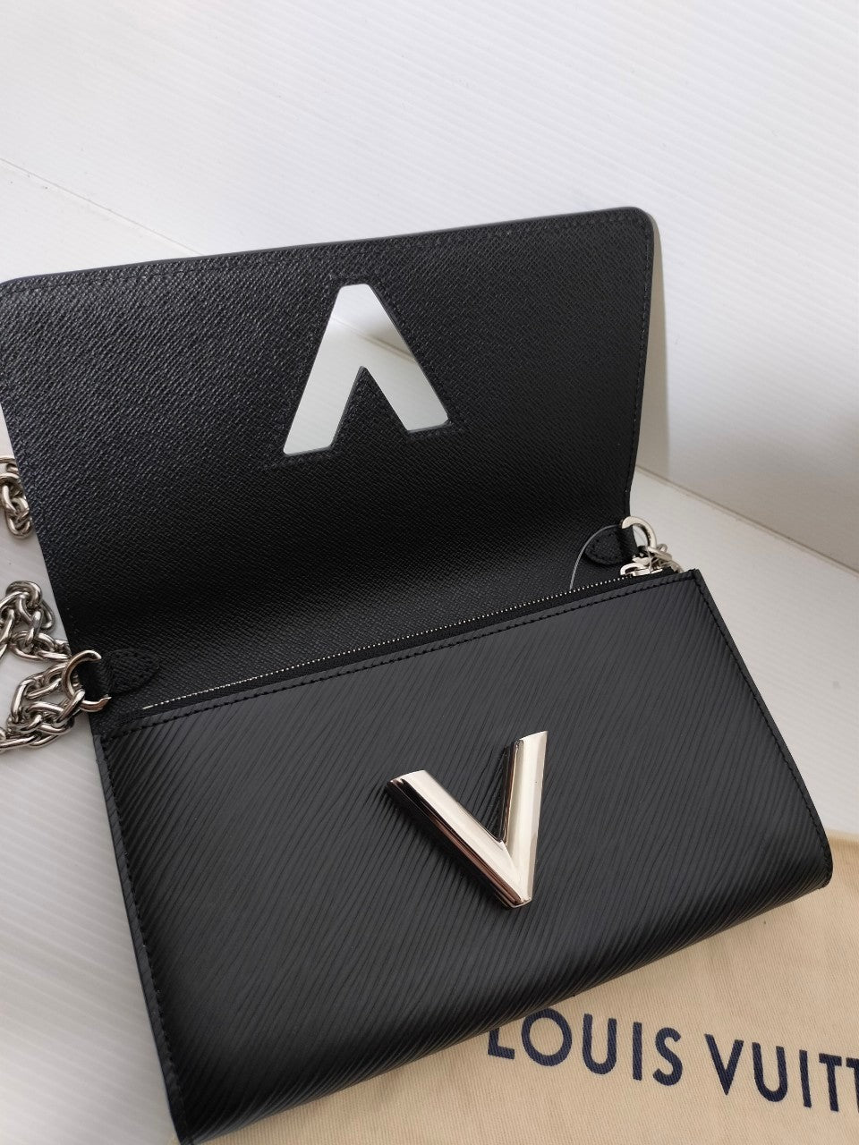 Lv Portefeuille Twist Chain Epi Noir 2019
