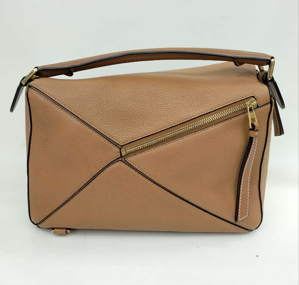 Loewe Puzzle Medium Grained Light Caramel GHW 2018