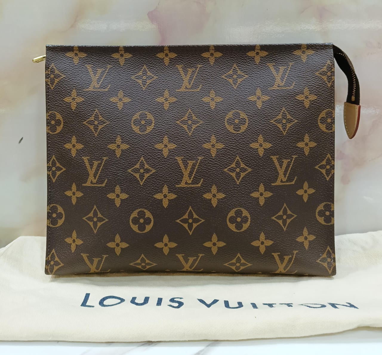 LV Toiletery Pouch Monogram 2020