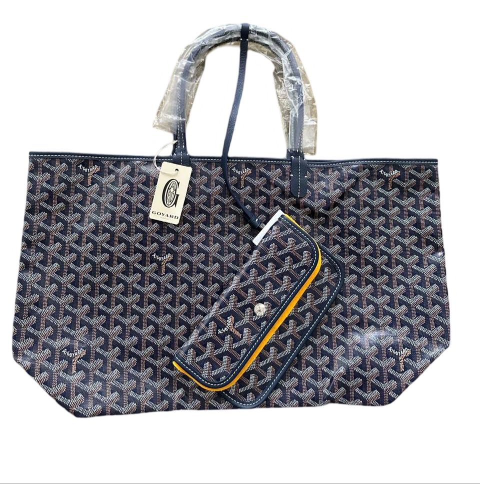 NEW💯✨✨
Goyard St louis PM
Navy