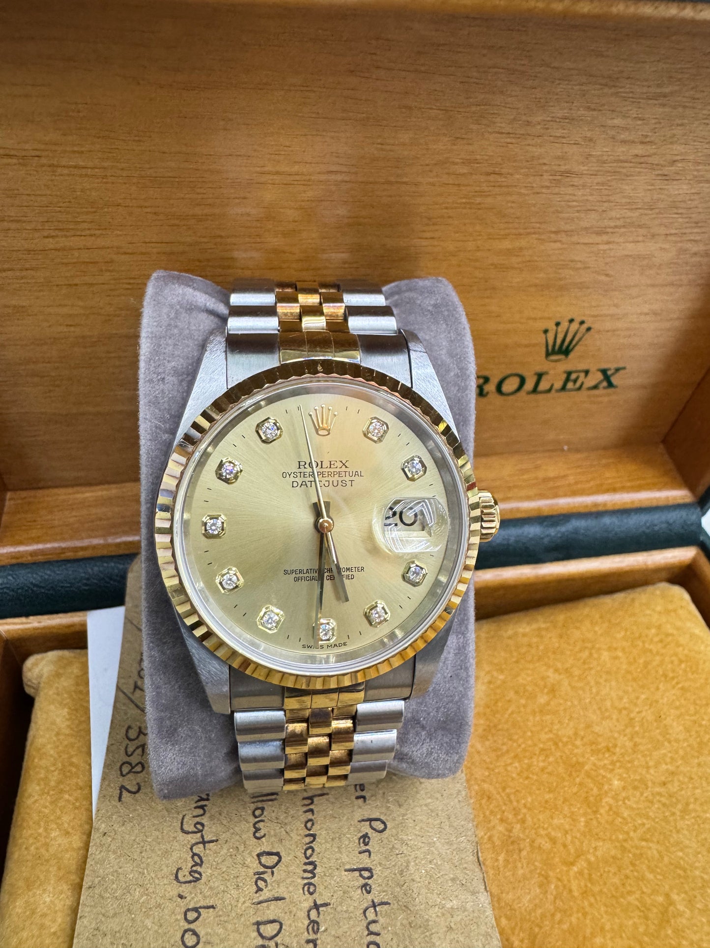 Rolex Oyster Perpetual Datejust Superlative Chronometer Combination Steel Gold Yellow Dial Diamond (Garantie, Sambungan Chain, Booklet, Hangtag, Box)