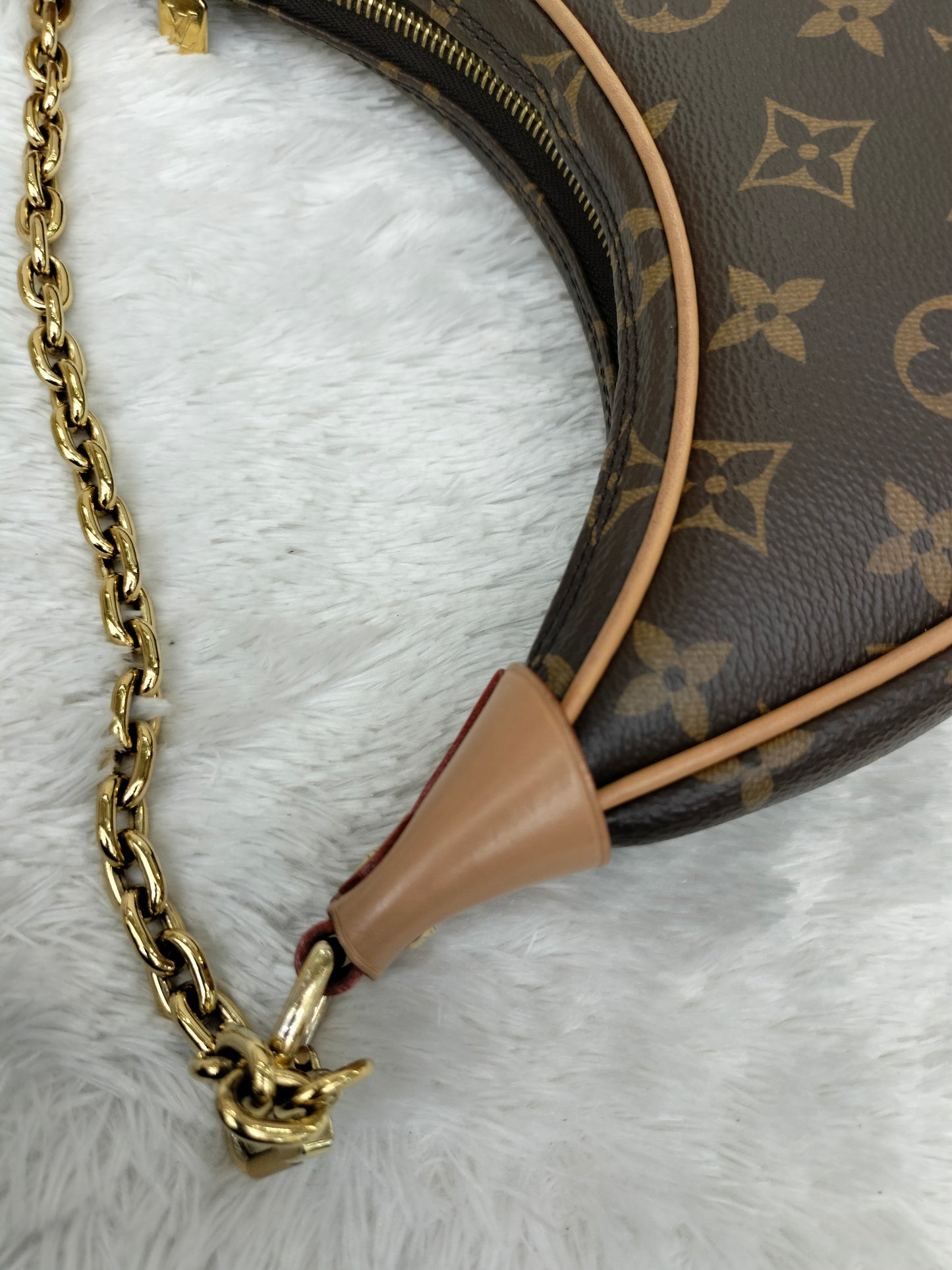 LV Loop Monogram (CHIP)