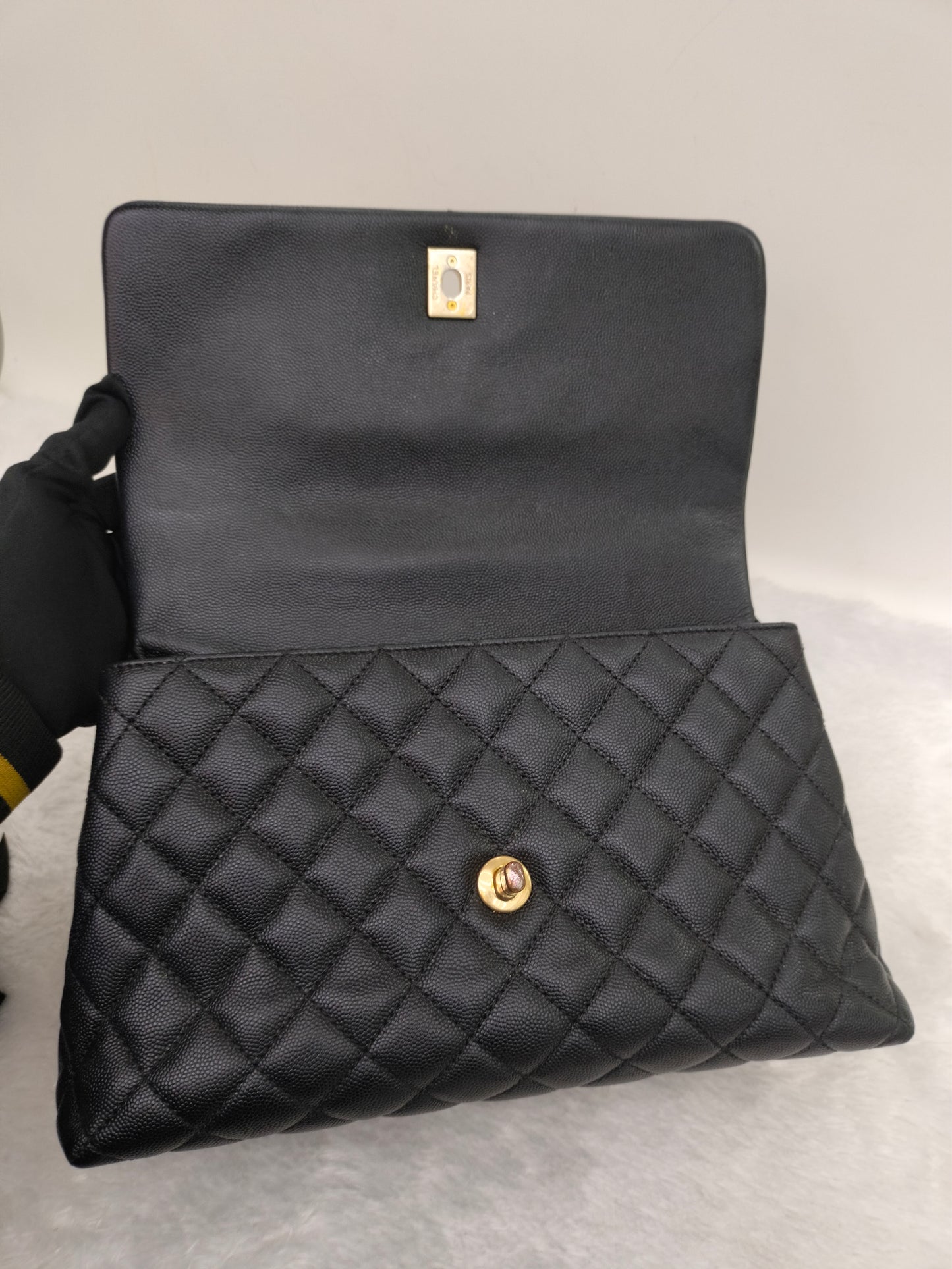 Chanel Coco Handle Medium Caviar Black GHW #25