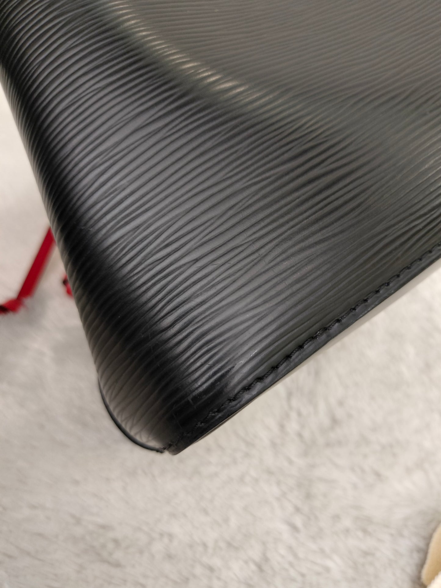 LV Neo Noe BB Epi Black Red Blue Safran 2019