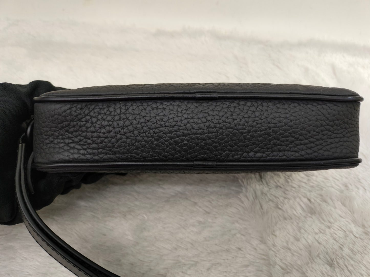 LV Pochette Volga Monogram Taurillon Empreinte Noir 2020