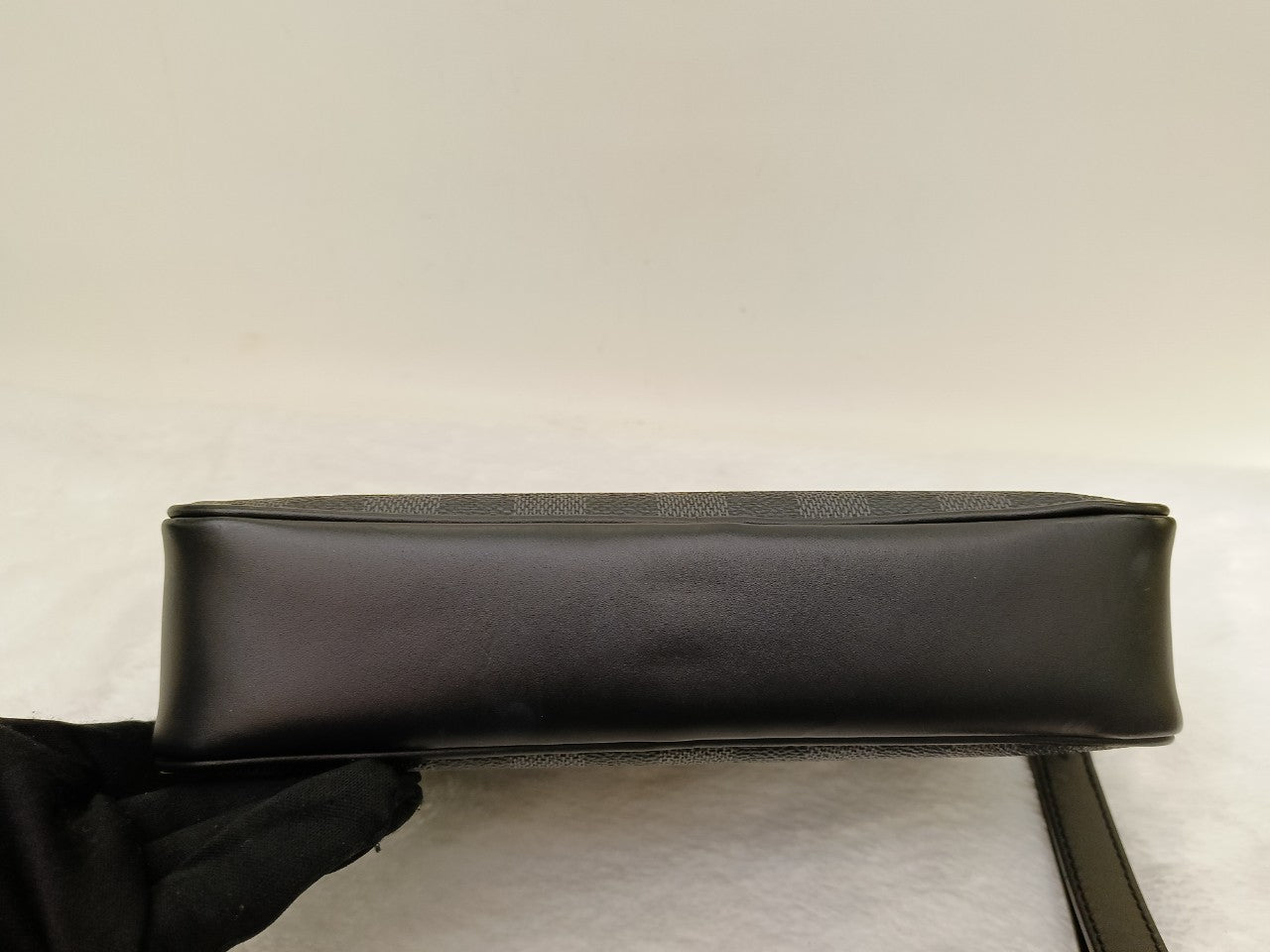 LV Kasai Clutch Graphite 2018