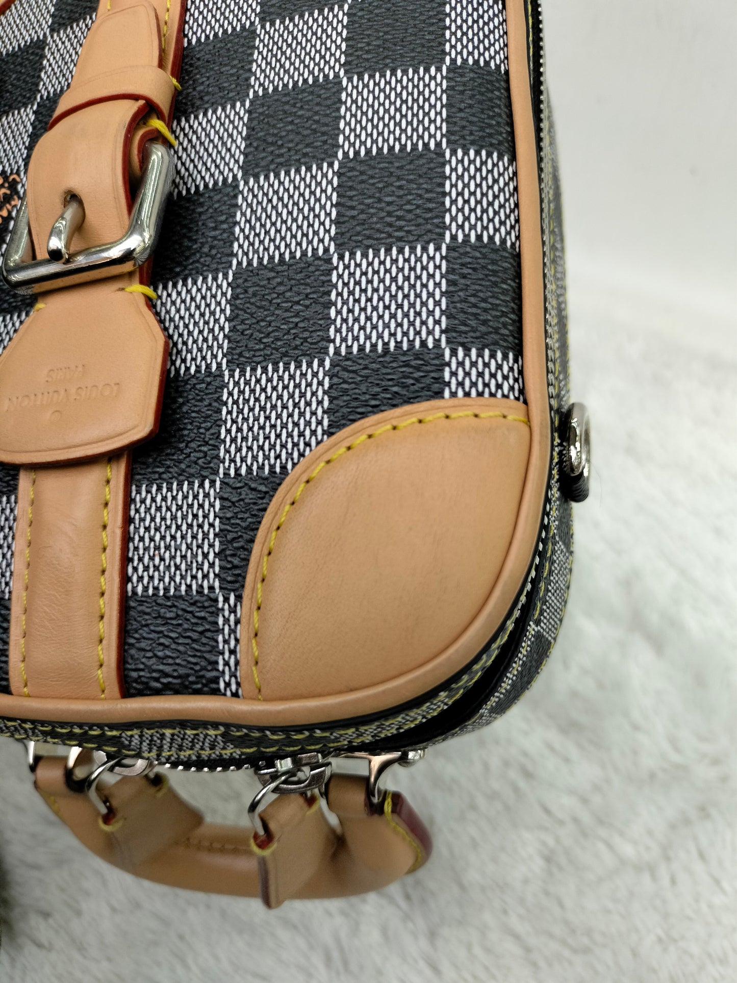 LV Valisette Vertical Damier Colour Noir 2019