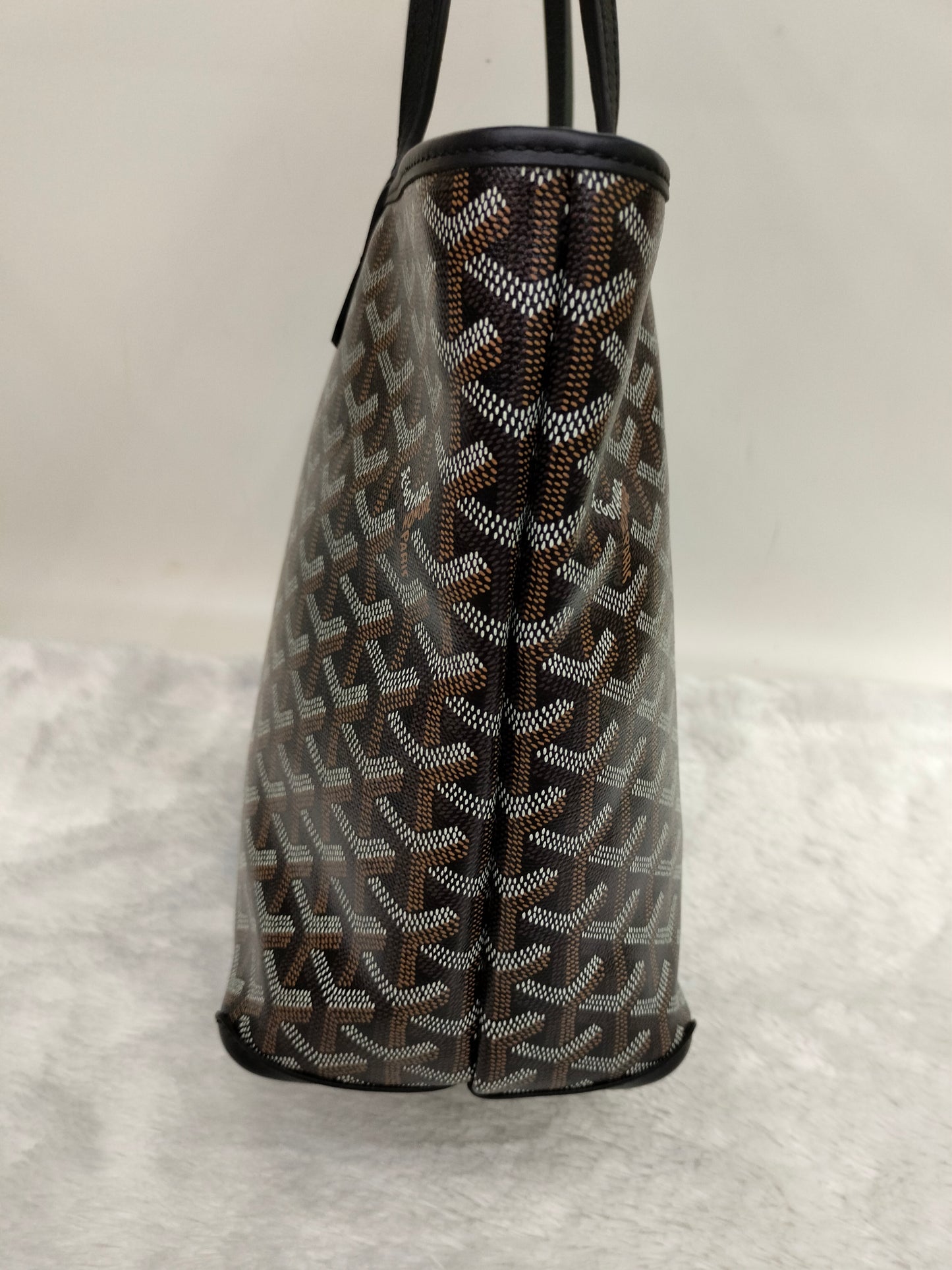 *Excellent Condition* Goyard Artois PM Noir 2024
