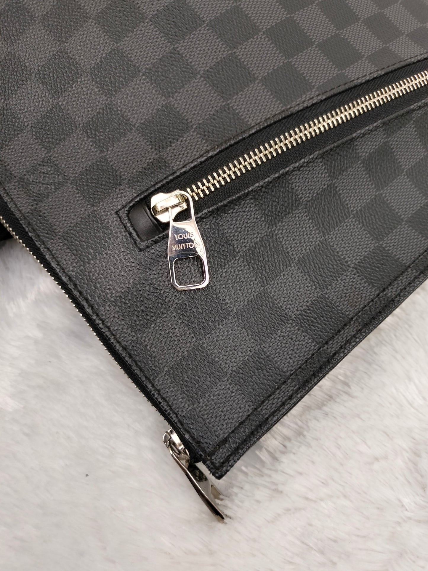 LV Porte Document Portfolio Graphite 2013