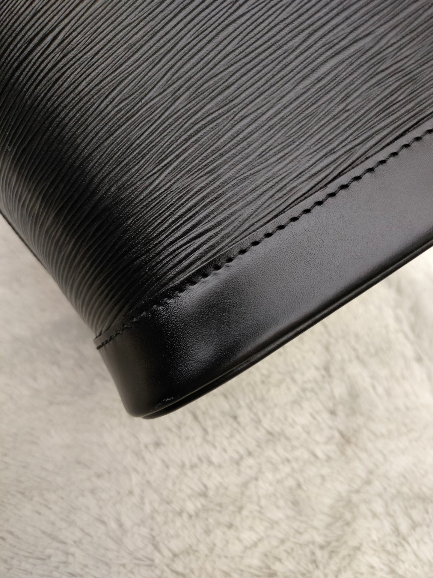 LV Alma PM Epi Black Vintage