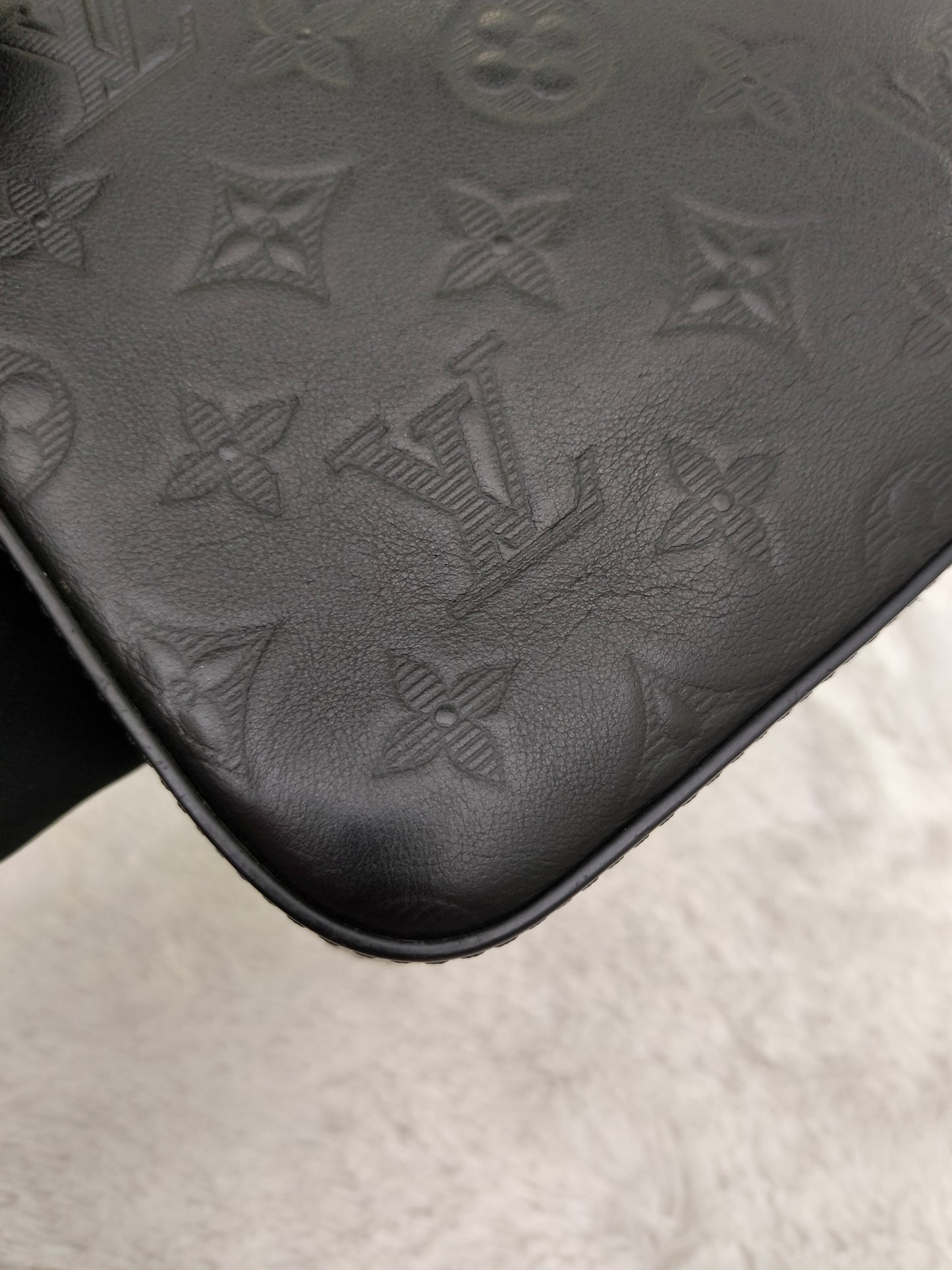LV Duo Messenger Monogram Shadow Noir (CHIP)