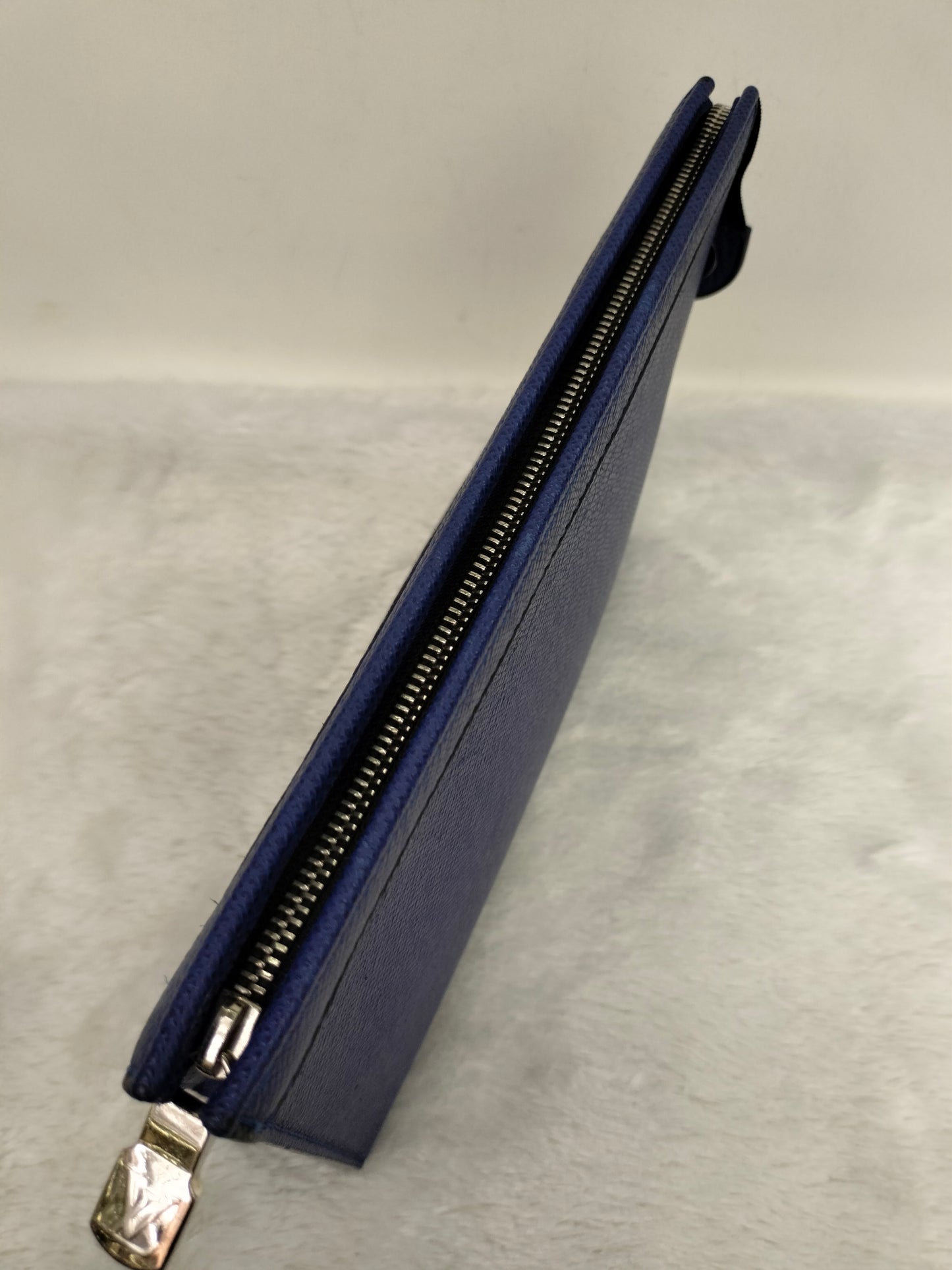 LV Pochette Voyage Taiga Blue Cobalt 2019