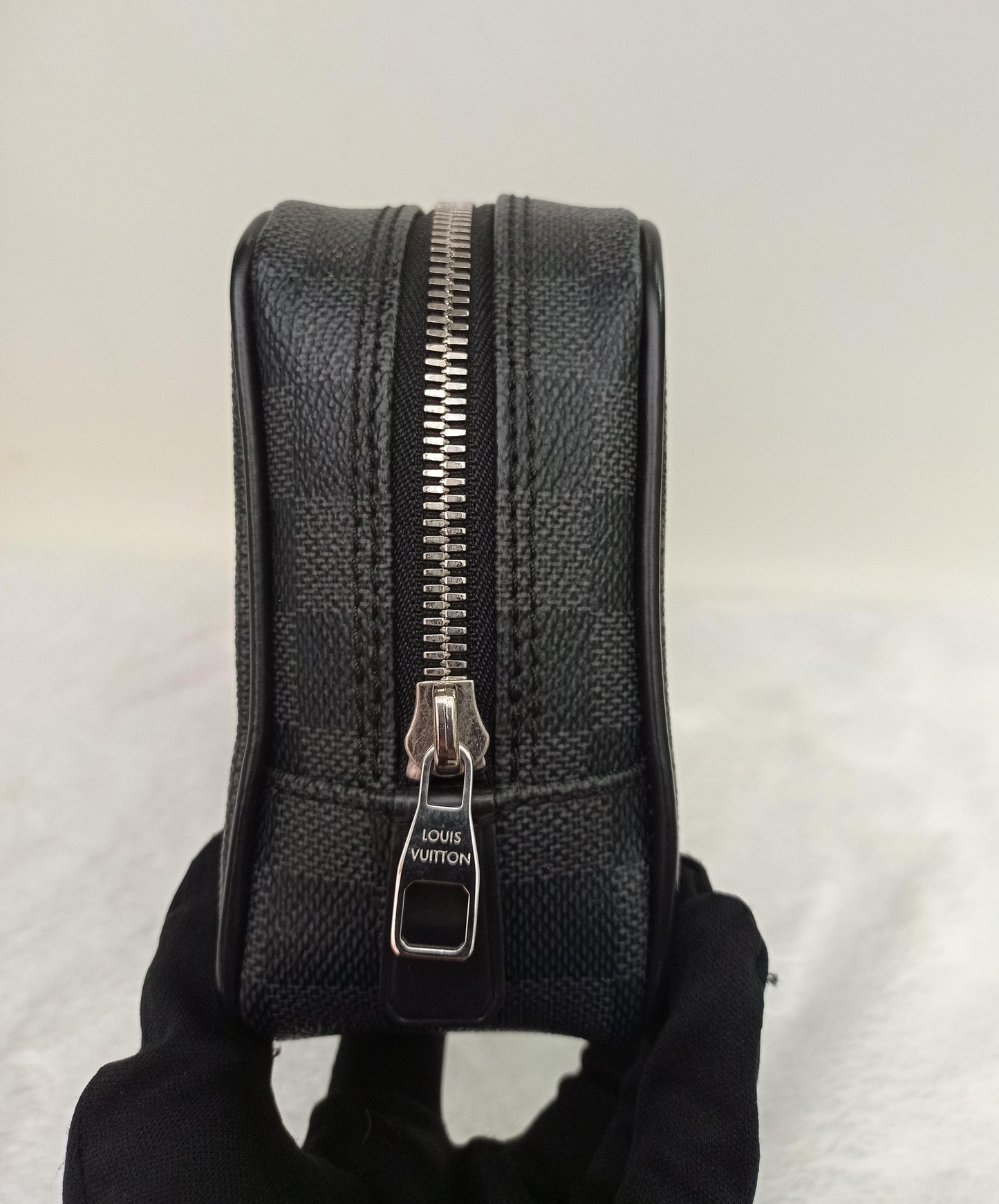 LV Toilet Pouch PM Graphite 2014