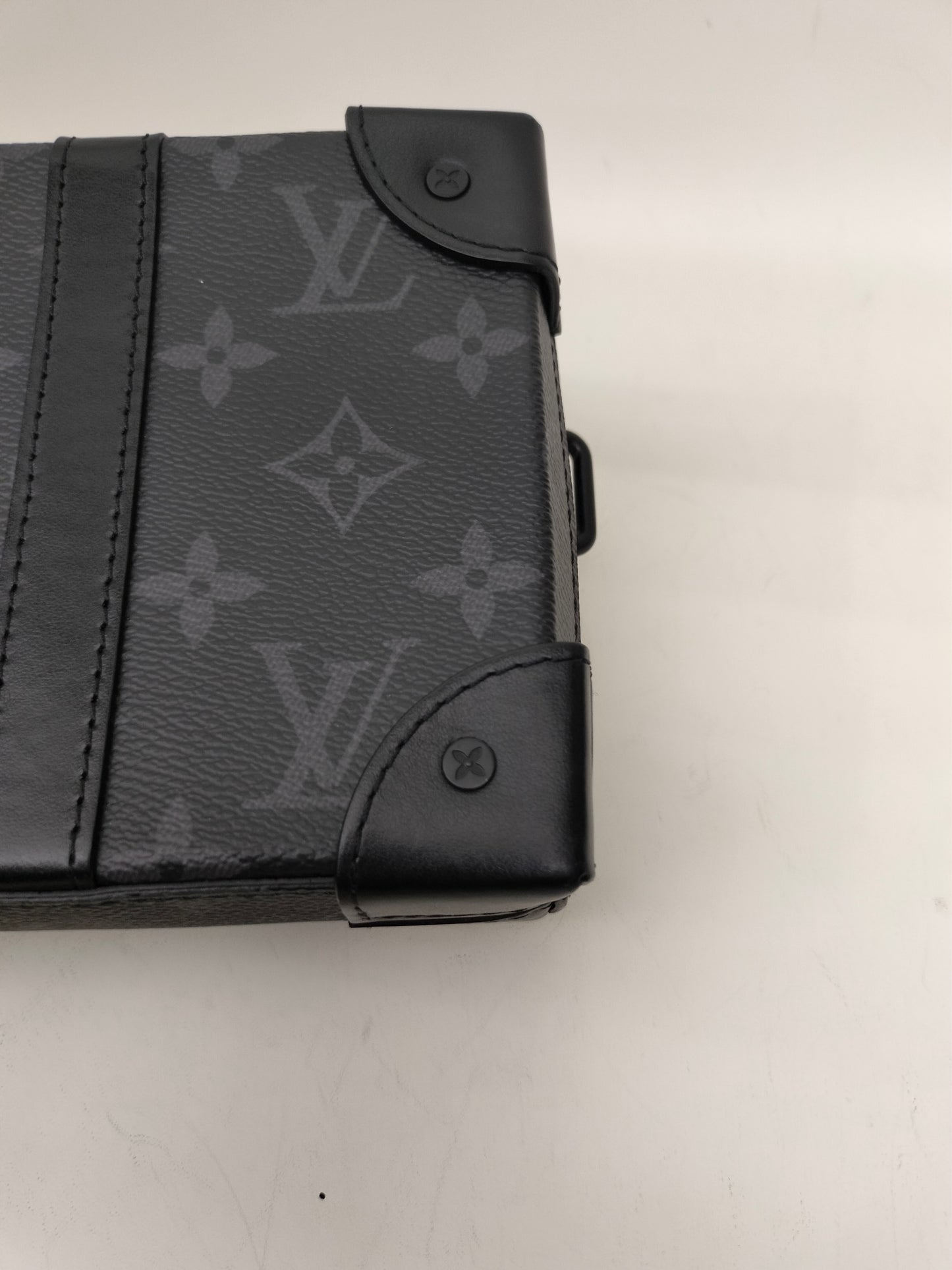 LV Soft Trunk Wallet Monogram Eclipse (CHIP)