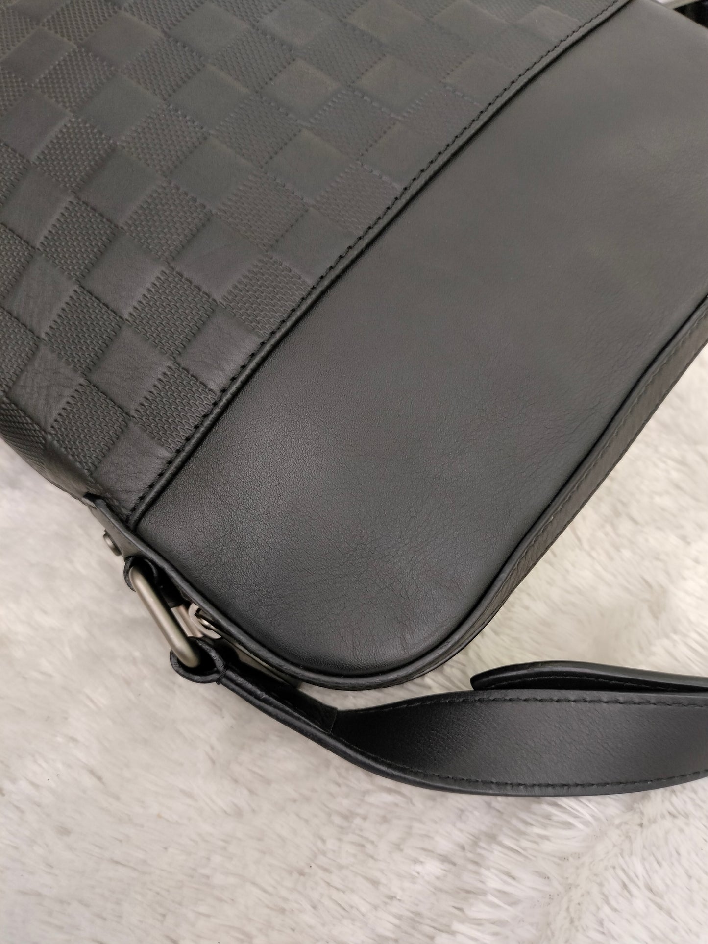 LV District Onyx Damier Infini Black 2017