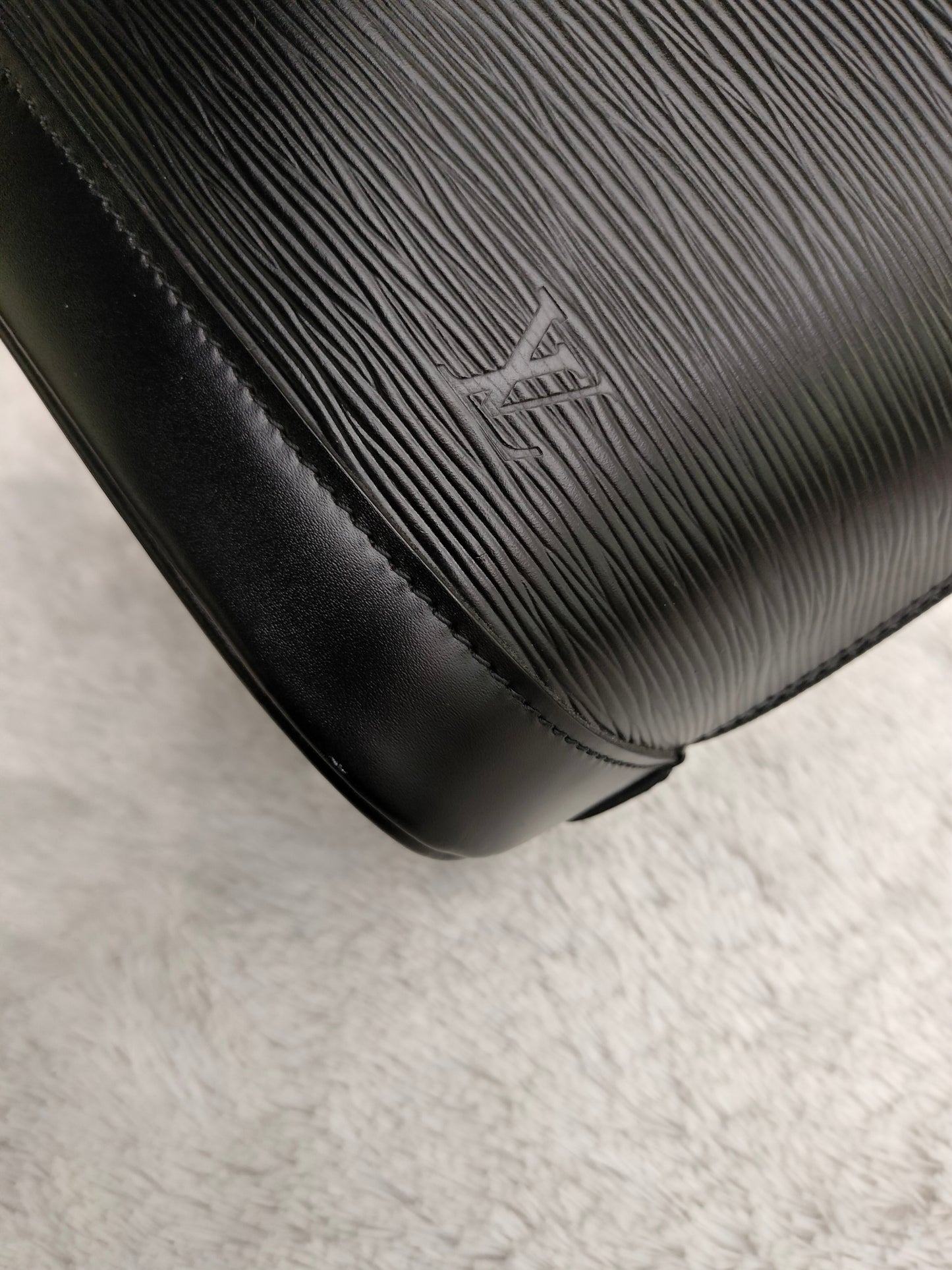 LV Alma PM Epi Black Vintage