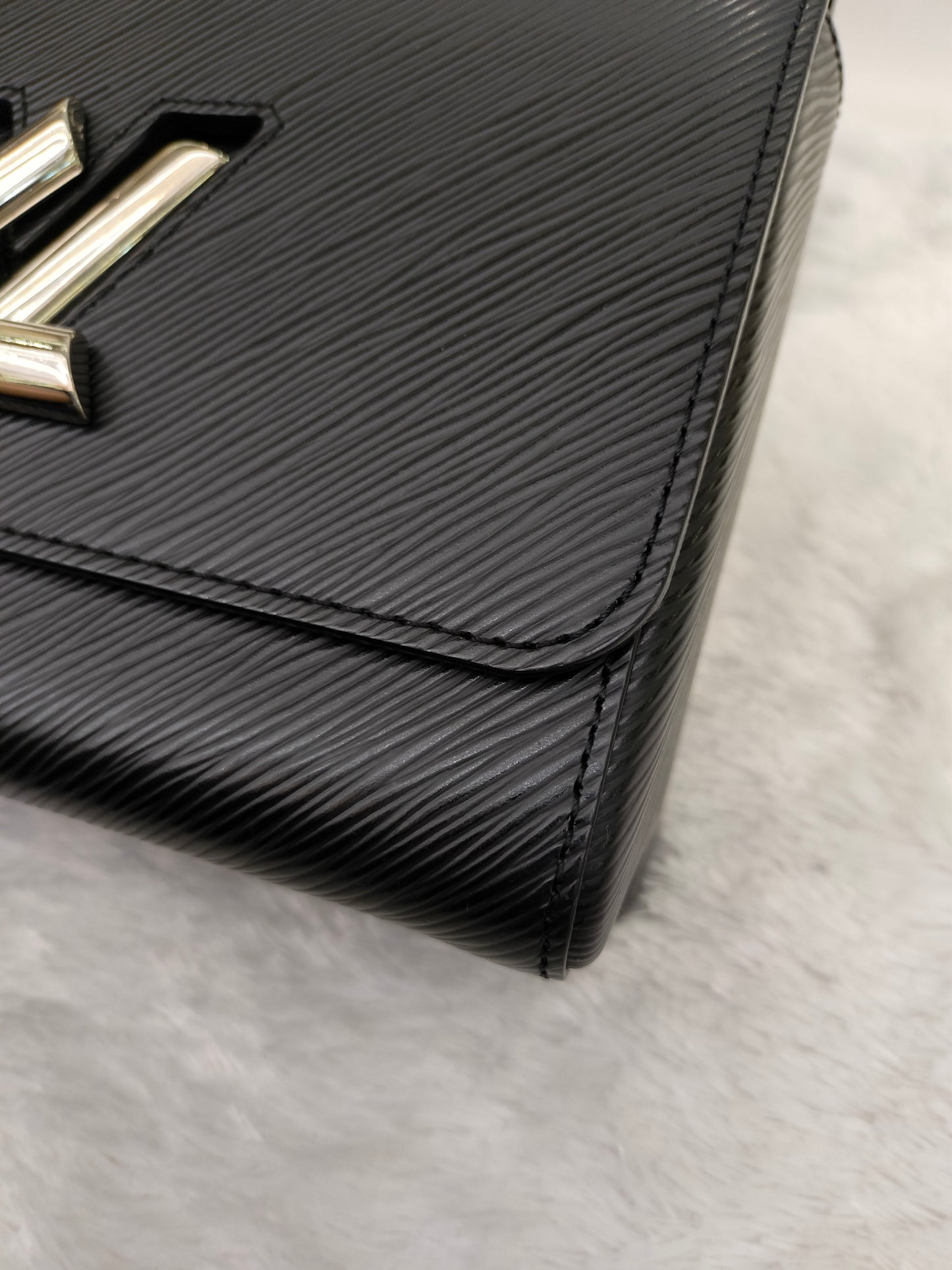 LV Twist MM Epi Noir 2018
