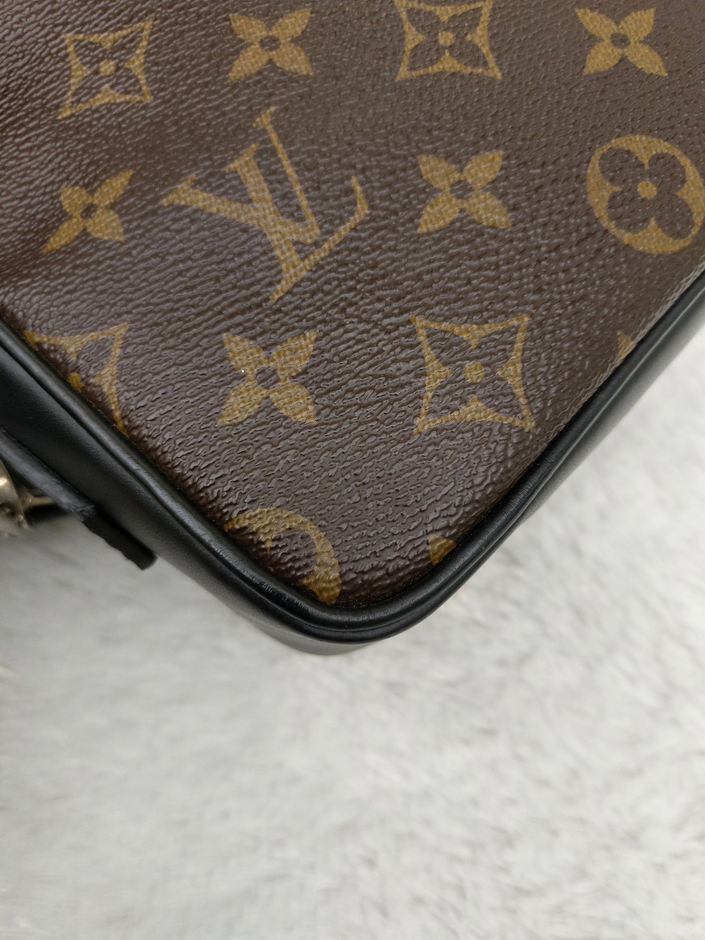 LV Kasai Monogram Macassar 2018