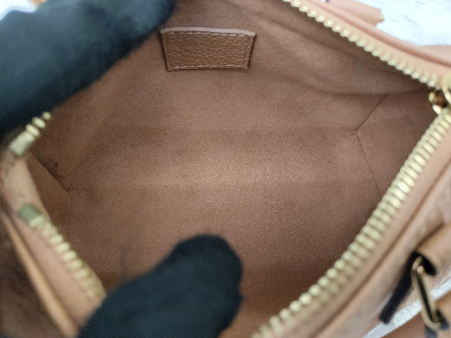 LV Nano Speedy Monogram Empreinte Arizona Creme (CHIP)