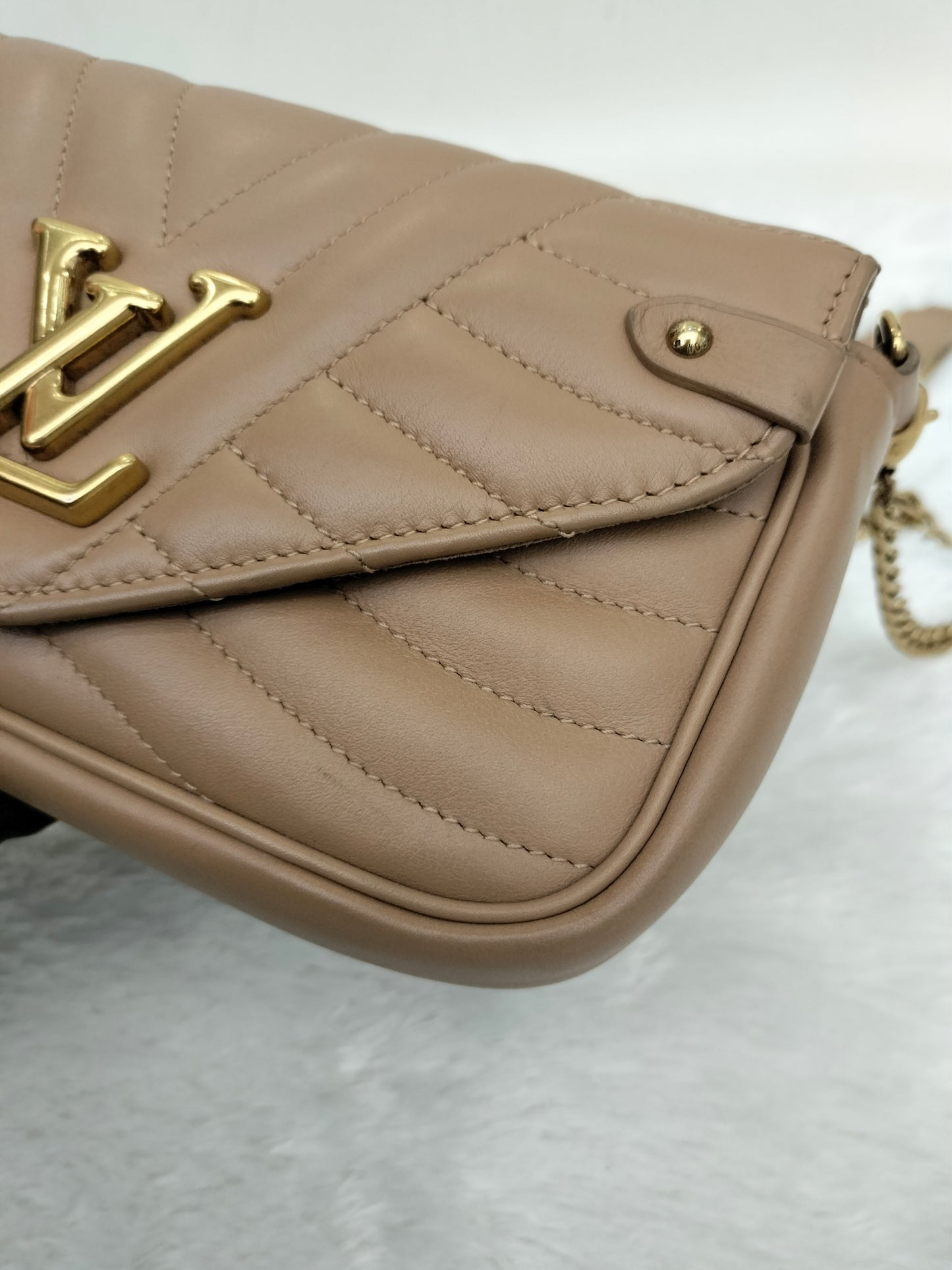 LV Pochette Chain LV New Wave Noisette 2019