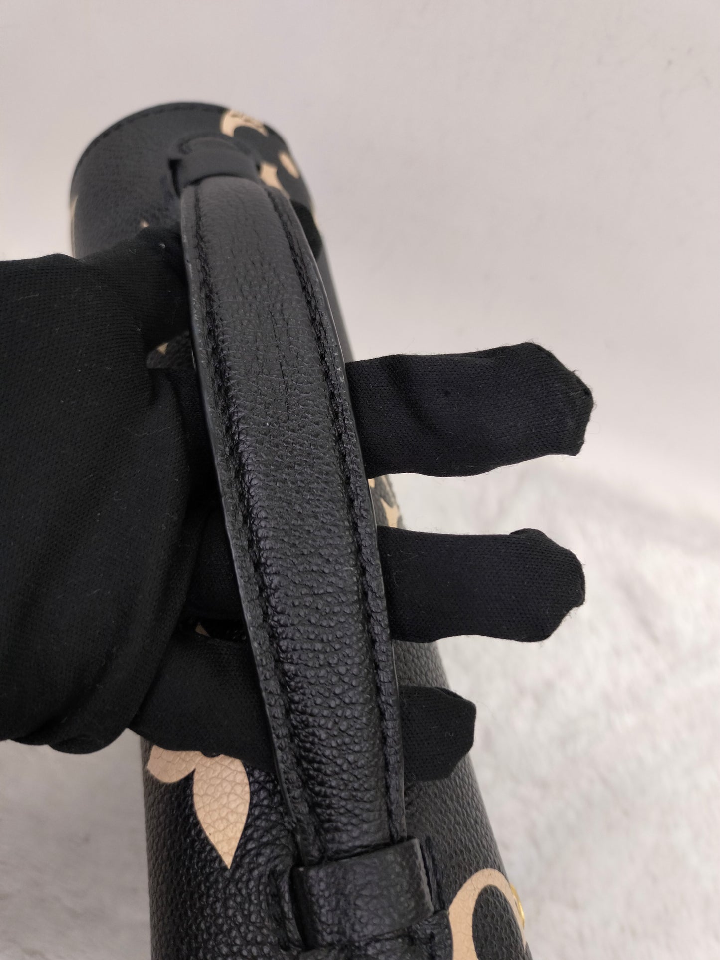 LV Metis Empreinte Noir Creme (CHIP)