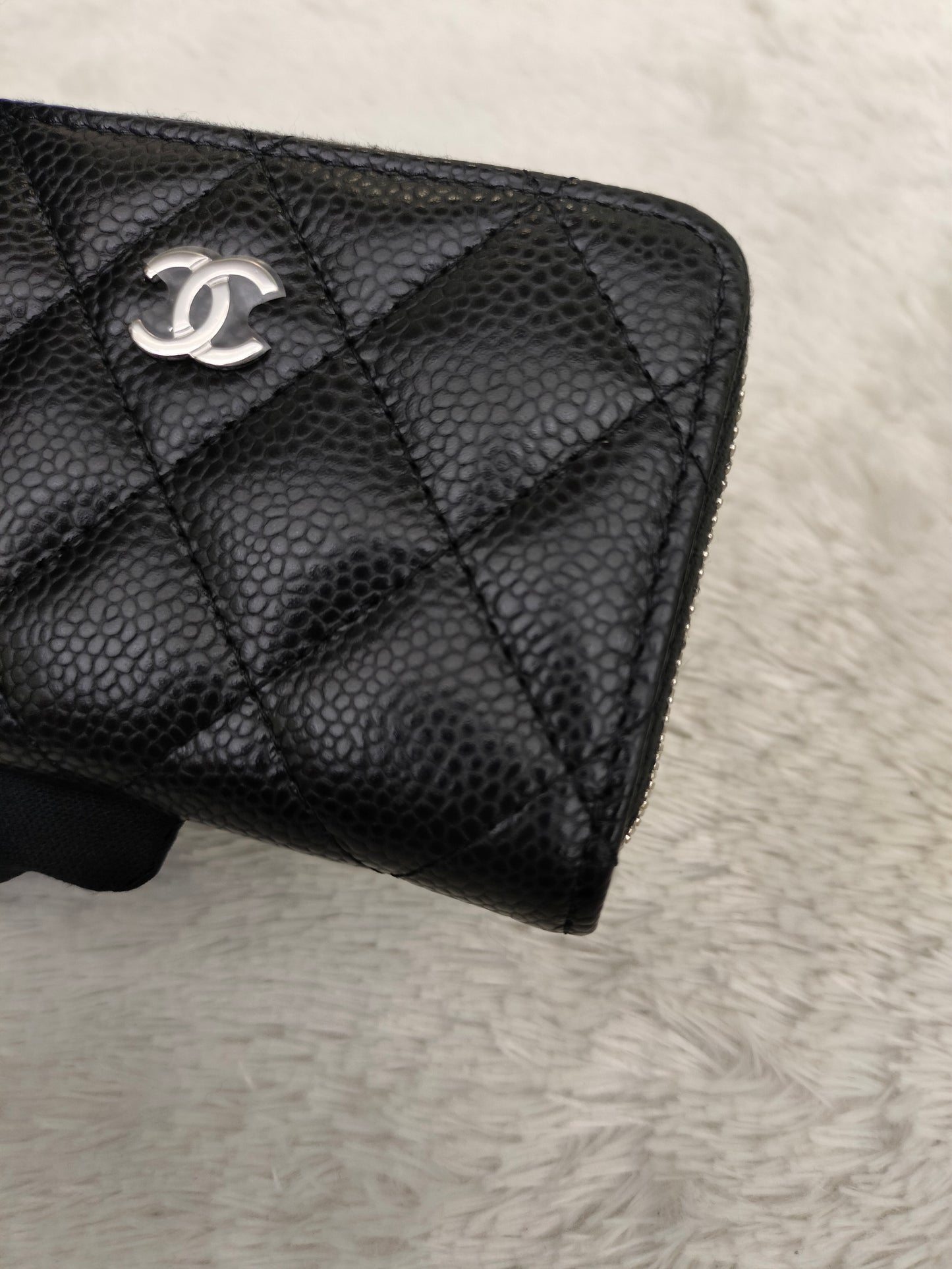 *NEW* Chanel Zippy Card Holder Caviar Black SHW (CHIP)