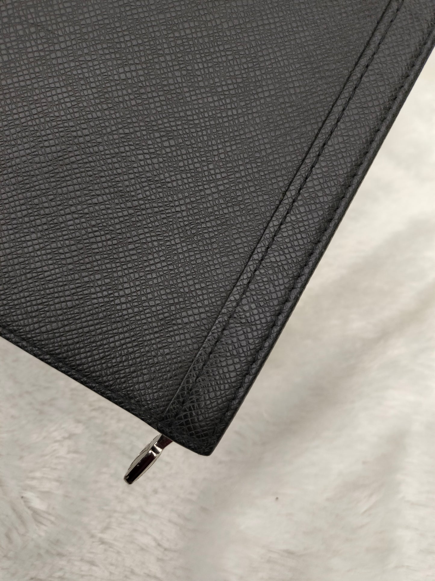 LV Pochette Voyage Taiga Noir 2018