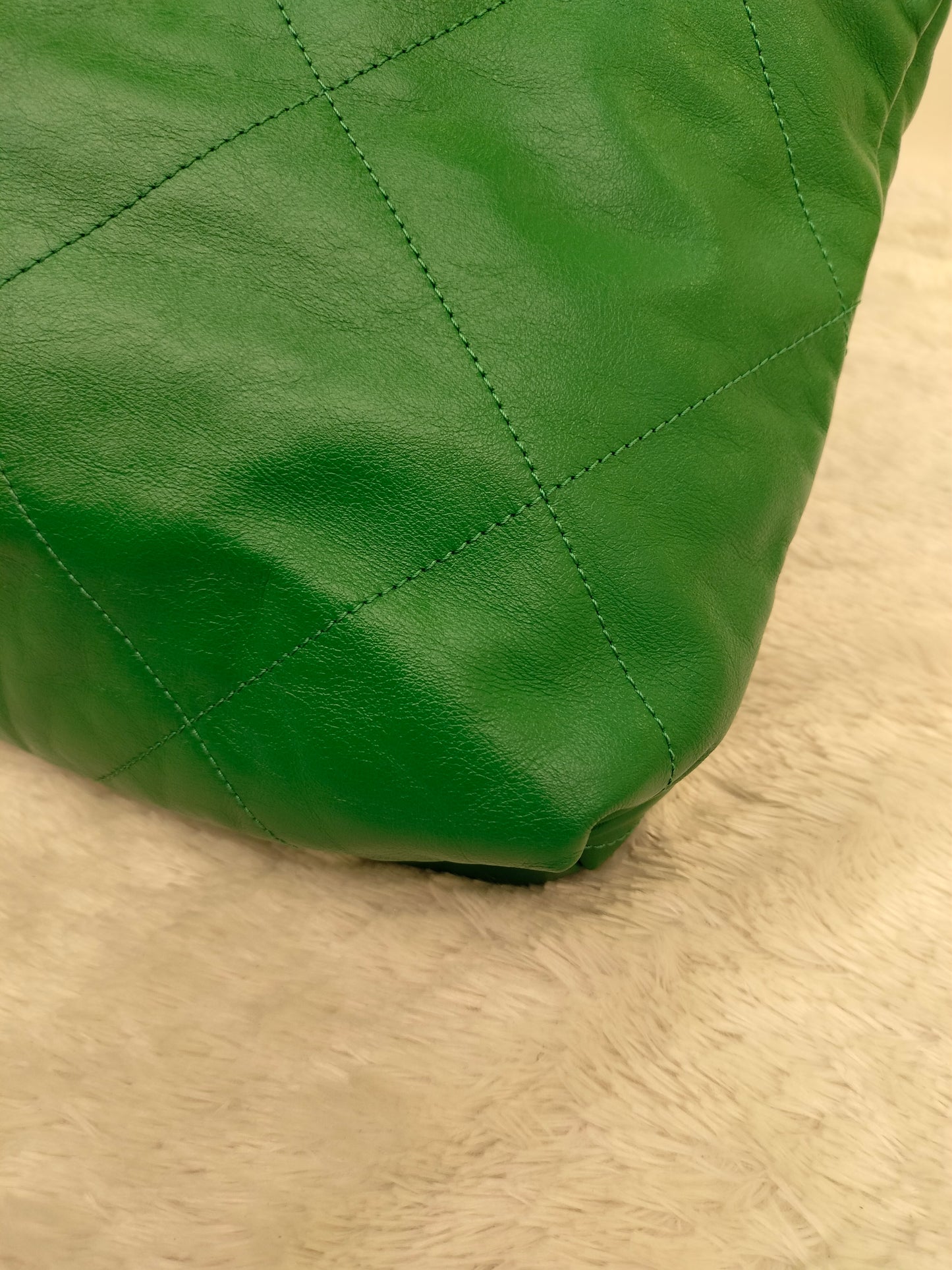 *Neverbeen Used* Chanel C22 Medium Calfskin Green GHW (CHIP)