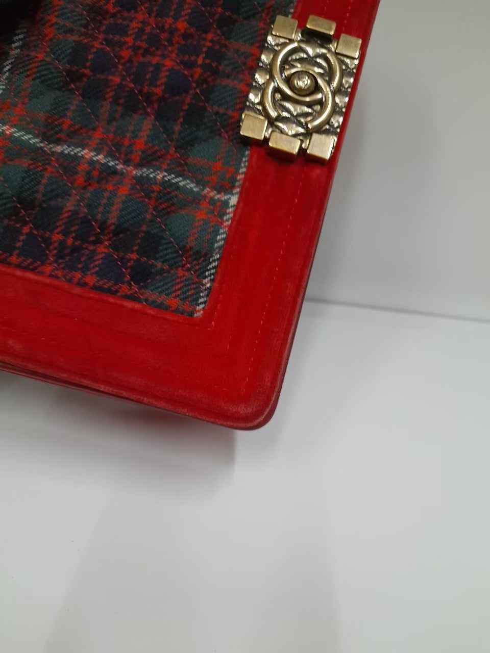 Chanel Boy 25 Tweed Red RGHW #18 Size 25x15x19