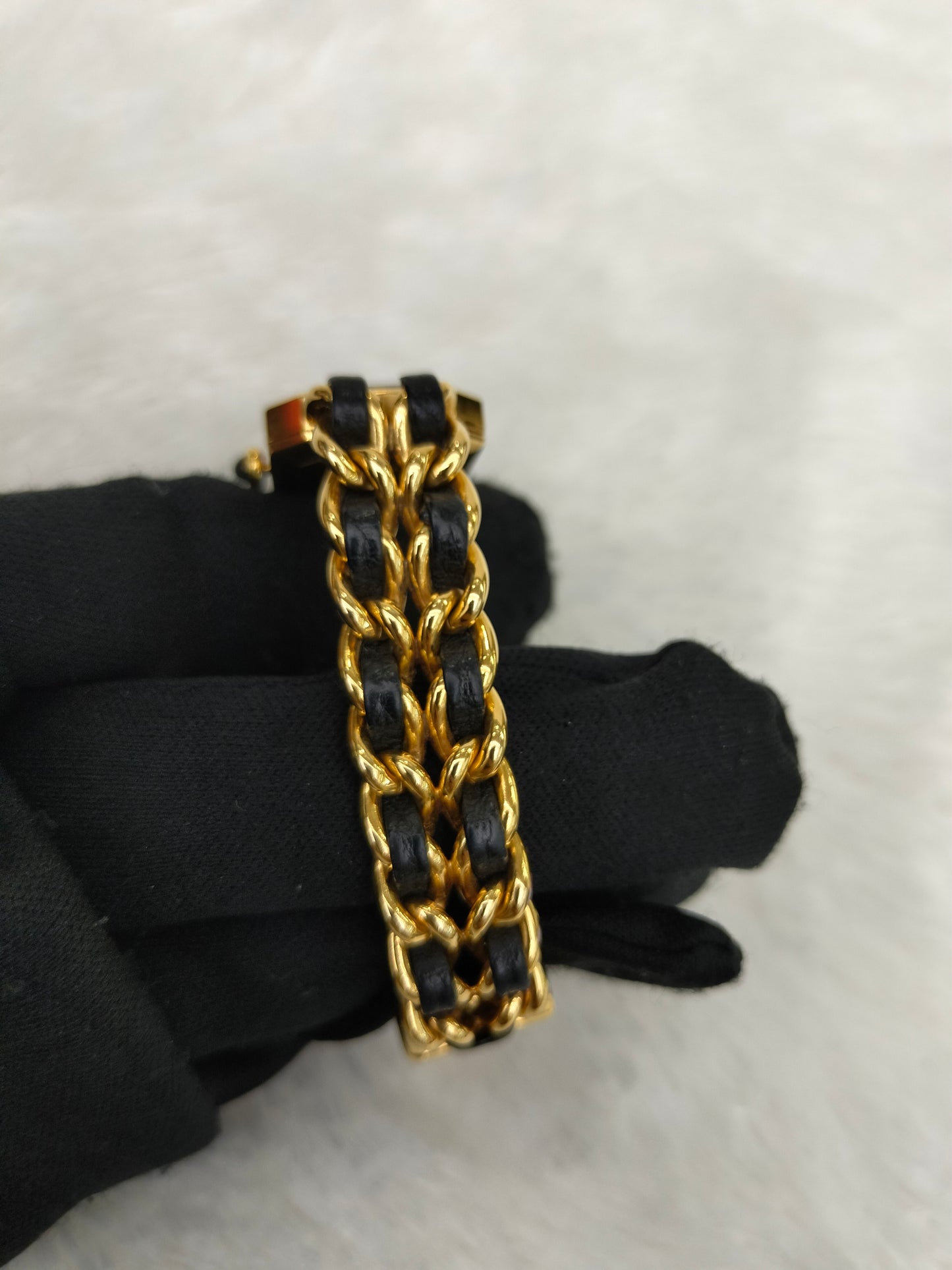 Chanel Watch Black GHW size M