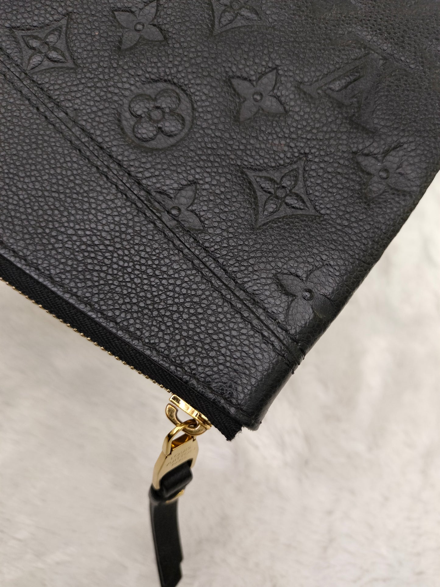 LV Daily Pouch Monogram Empreinte Noir (CHIP)