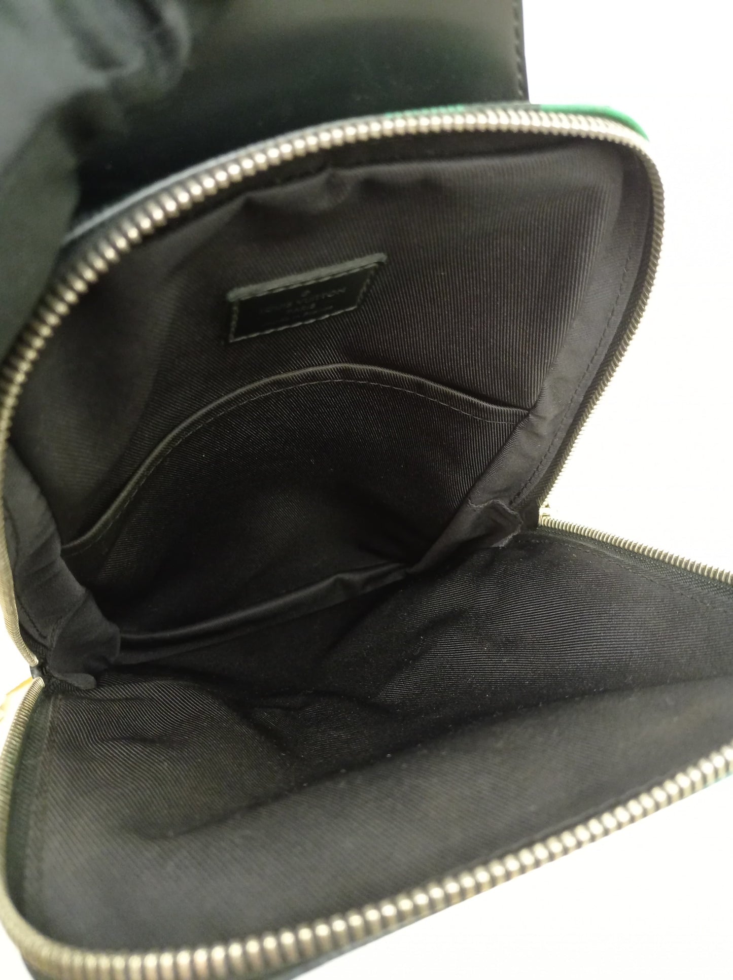 LV Avenue Sling Graphite Pixel Vert 2018
