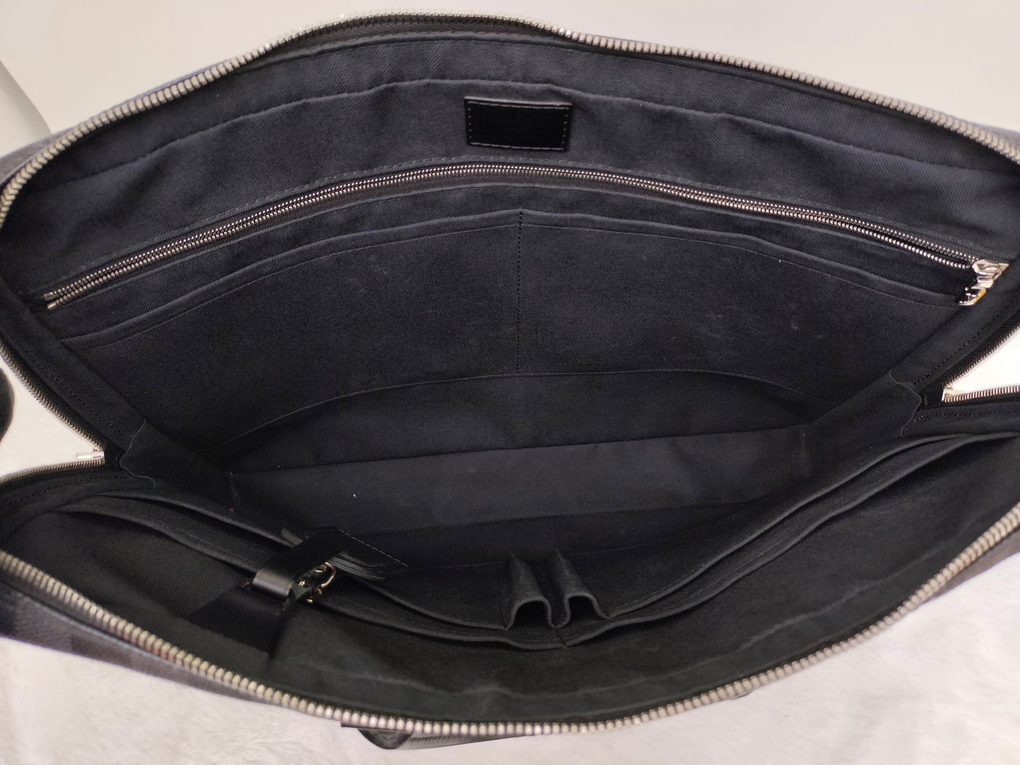 LV PDV Graphite 2016