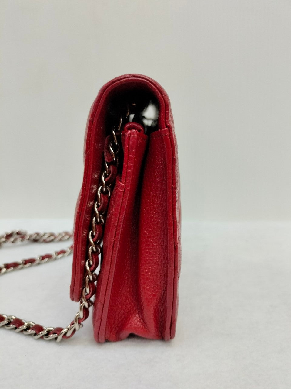 Chanel WOC Caviar Red SHW #19. Size 20x11x3cm